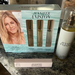 Jennifer Aniston perfume set